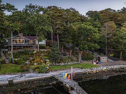 1077 Shore Drive Bedford, NS B4A 2E6