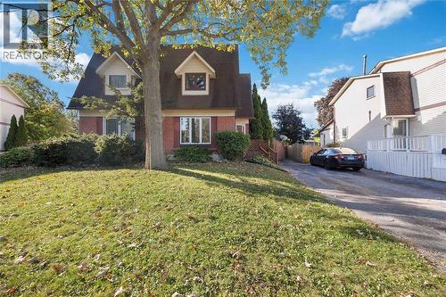51 Maplestone AVENUE  Sarnia, ON N7S 4X1
