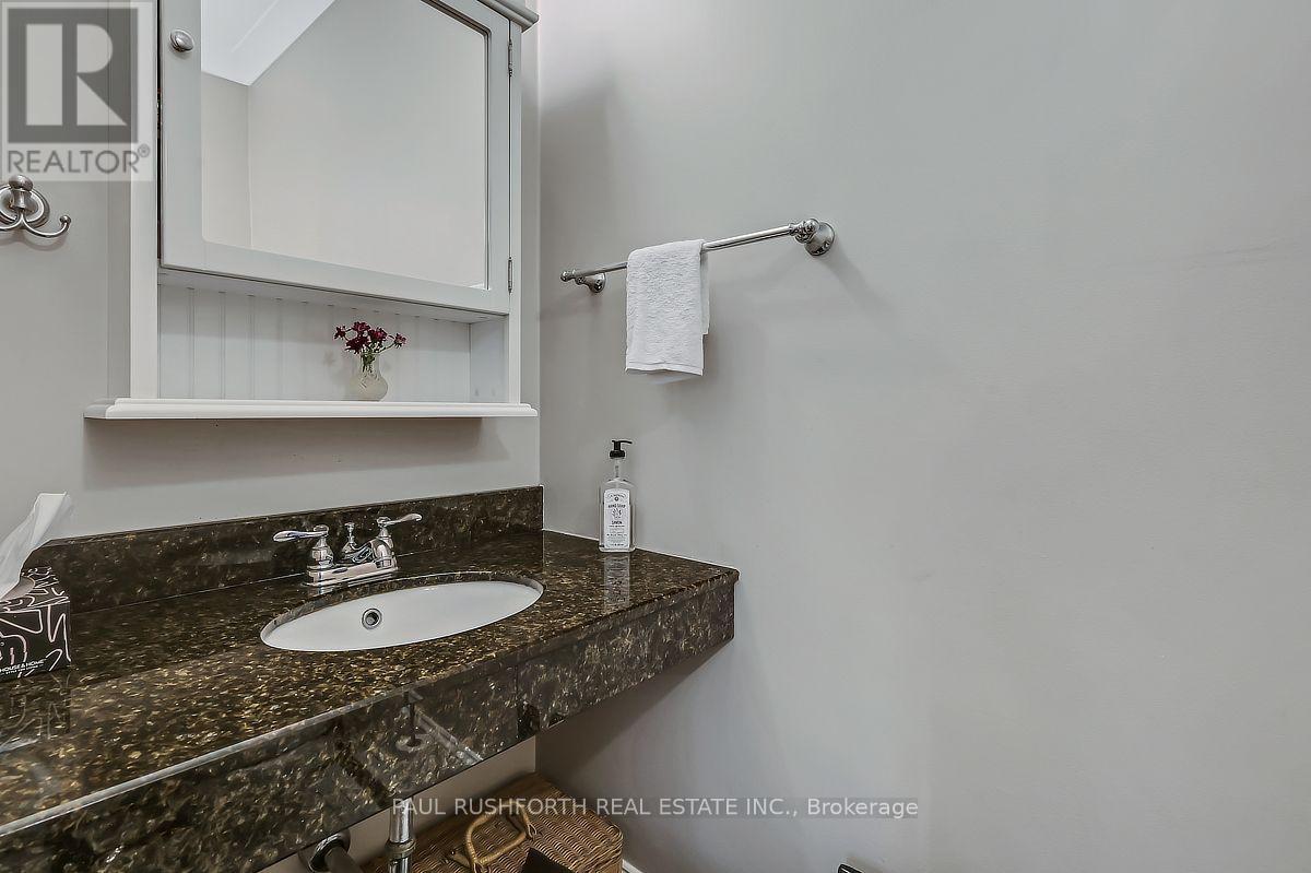 2 Piece Powder Room - 108 Smirle Avenue, Ottawa, ON