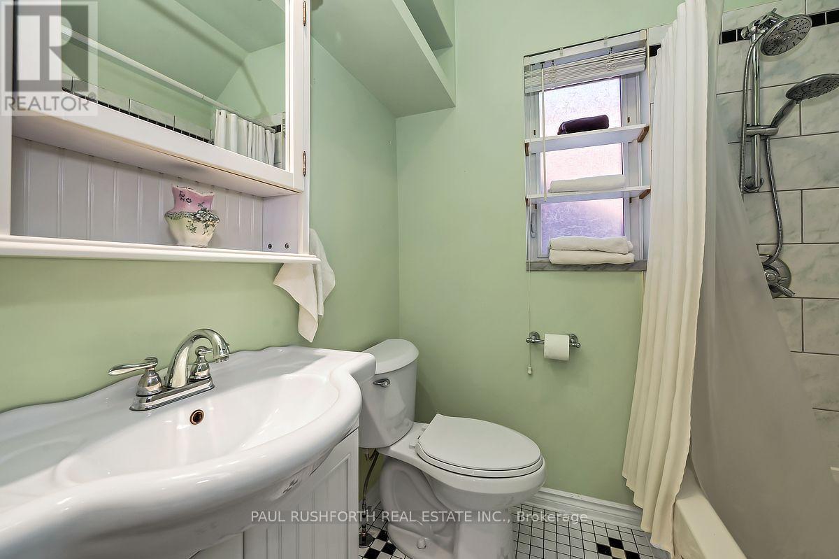 4 Piece Bathroom - 108 Smirle Avenue, Ottawa, ON