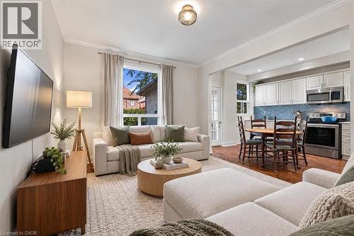 Virtually staged - 98 Sanford Avenue S, Hamilton, ON 