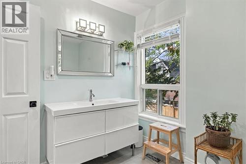 98 Sanford Avenue S, Hamilton, ON 