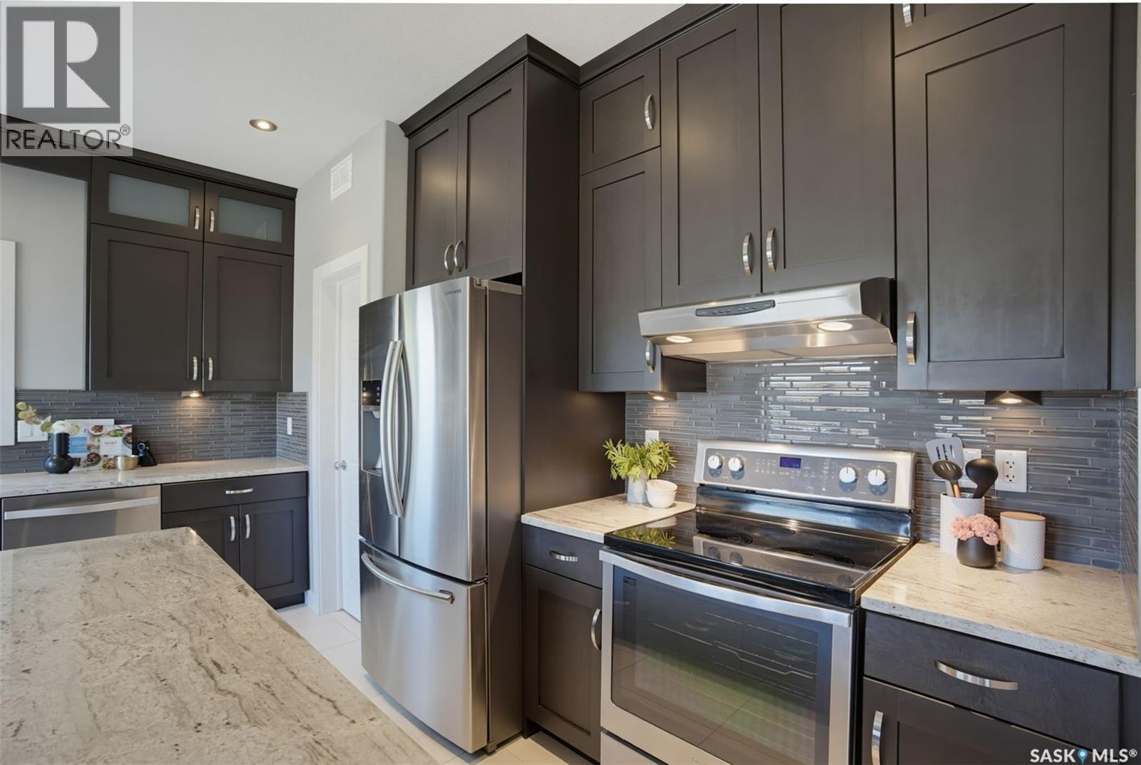 218 Warder Cove, Saskatoon, SK