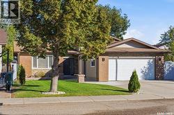62 Chomyn CRESCENT  Saskatoon, SK S7K 7R5