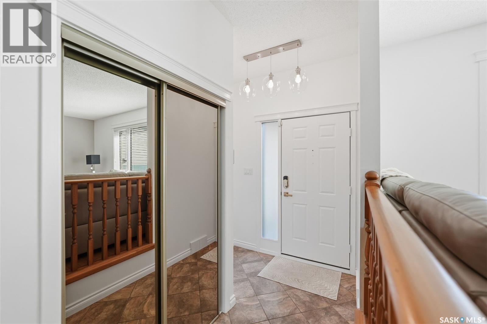62 Chomyn Crescent, Saskatoon, SK