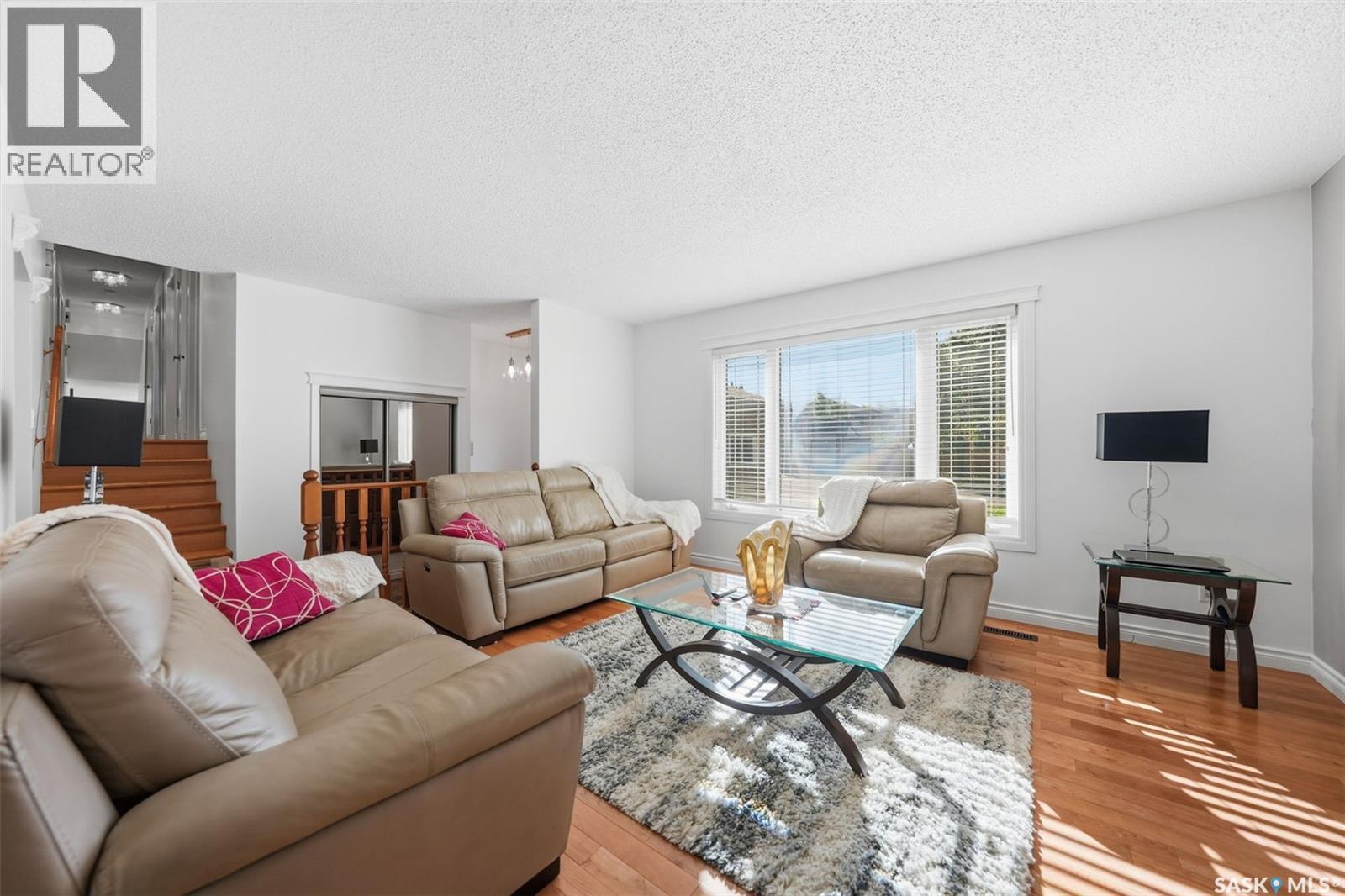 62 Chomyn Crescent, Saskatoon, SK