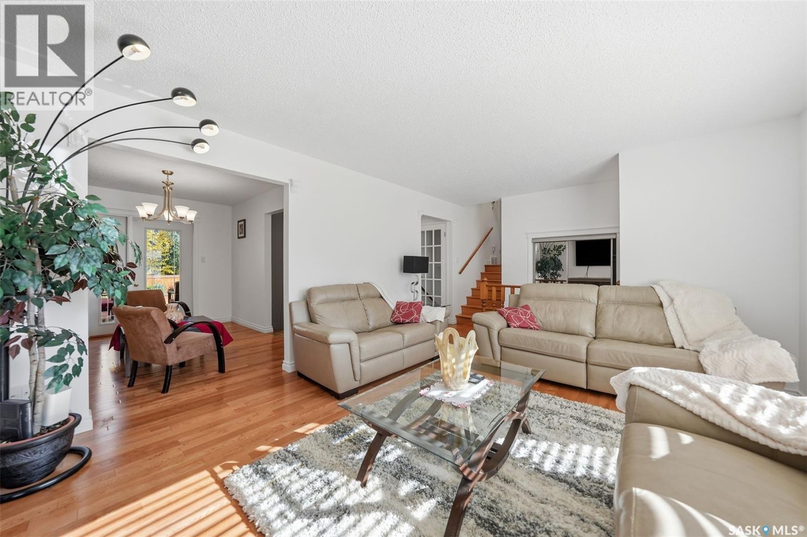 62 Chomyn Crescent, Saskatoon, SK