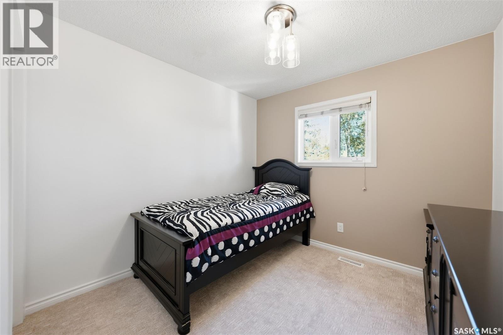 62 Chomyn Crescent, Saskatoon, SK