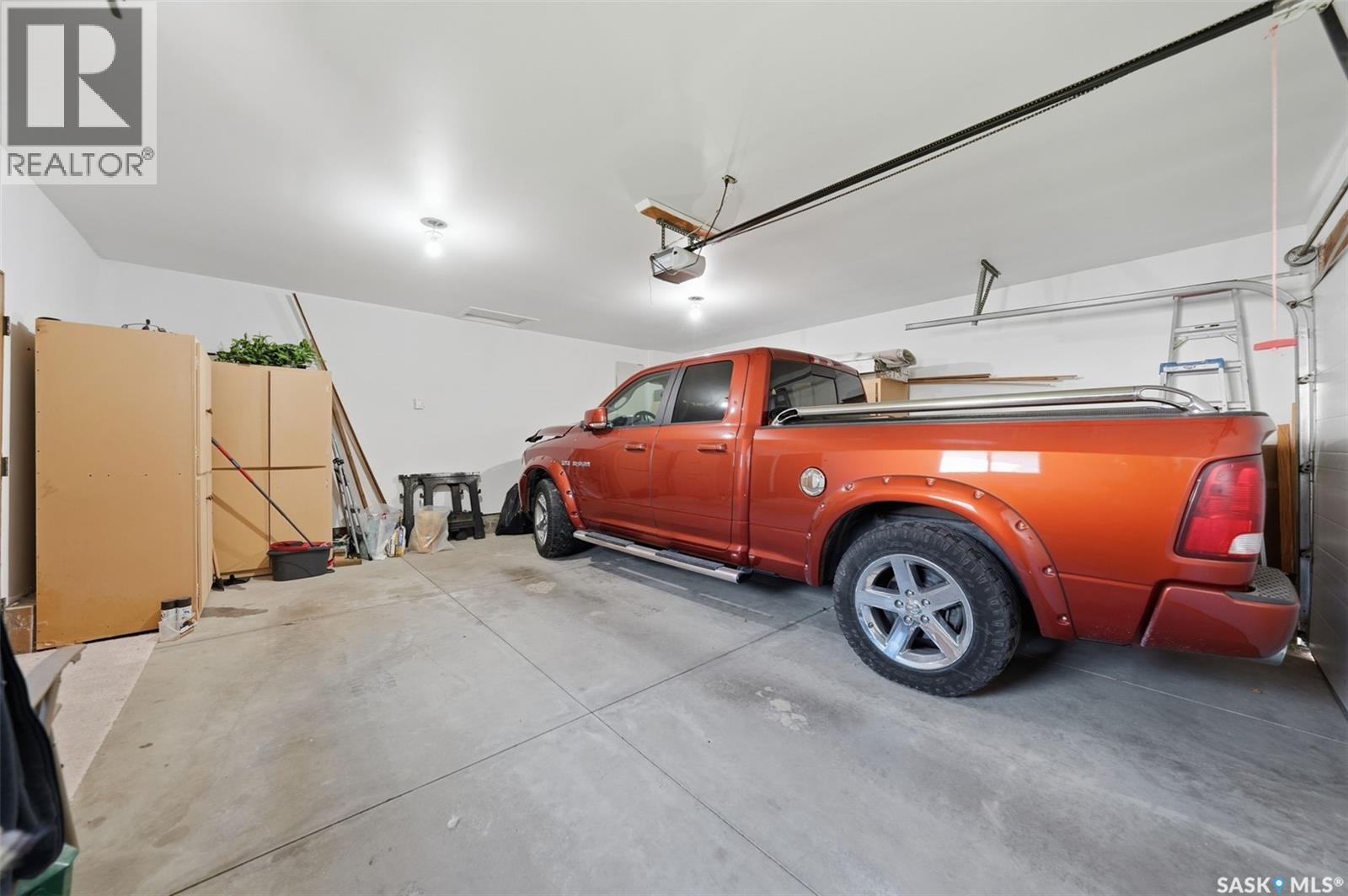 62 Chomyn Crescent, Saskatoon, SK