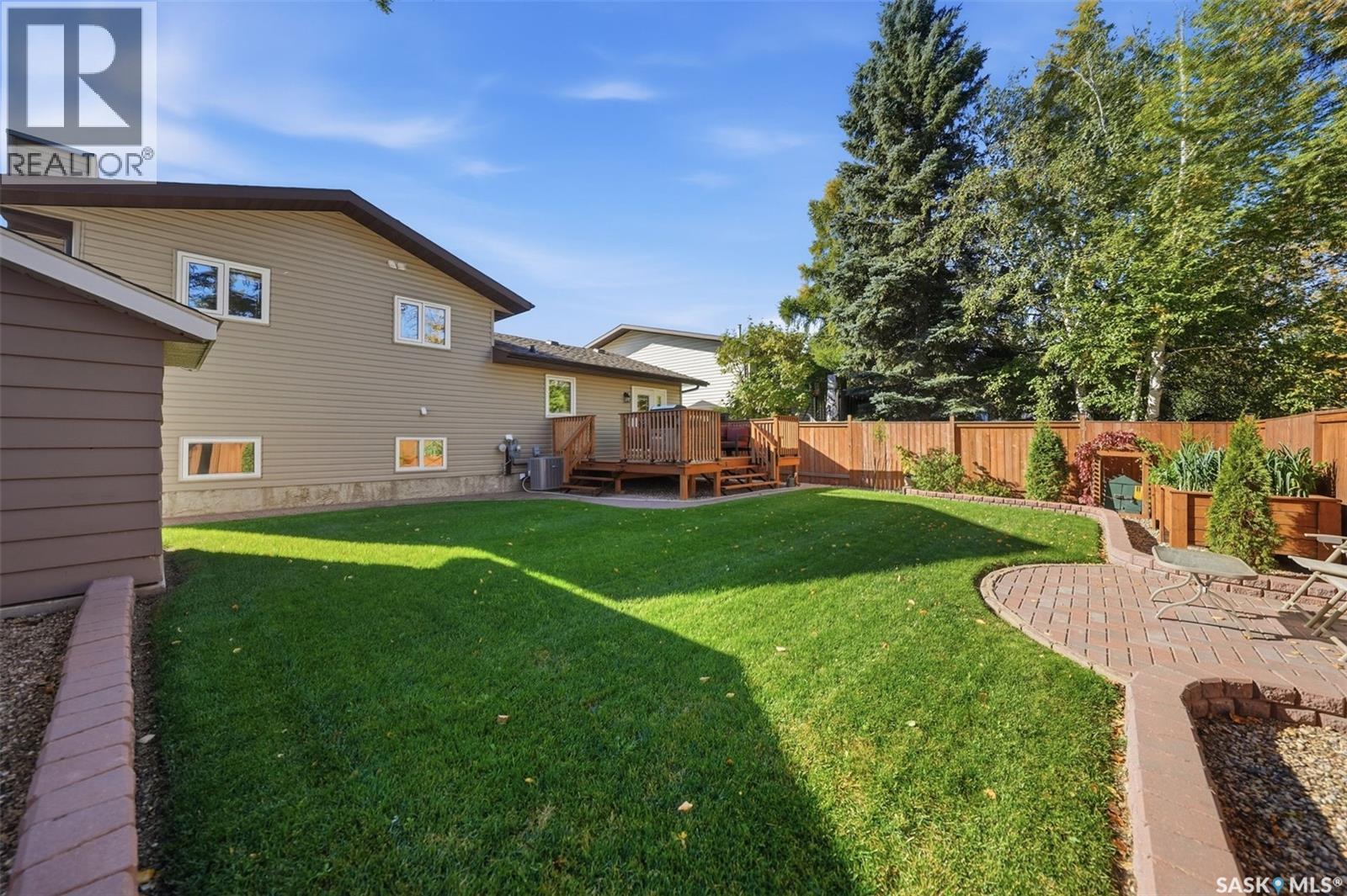 62 Chomyn Crescent, Saskatoon, SK