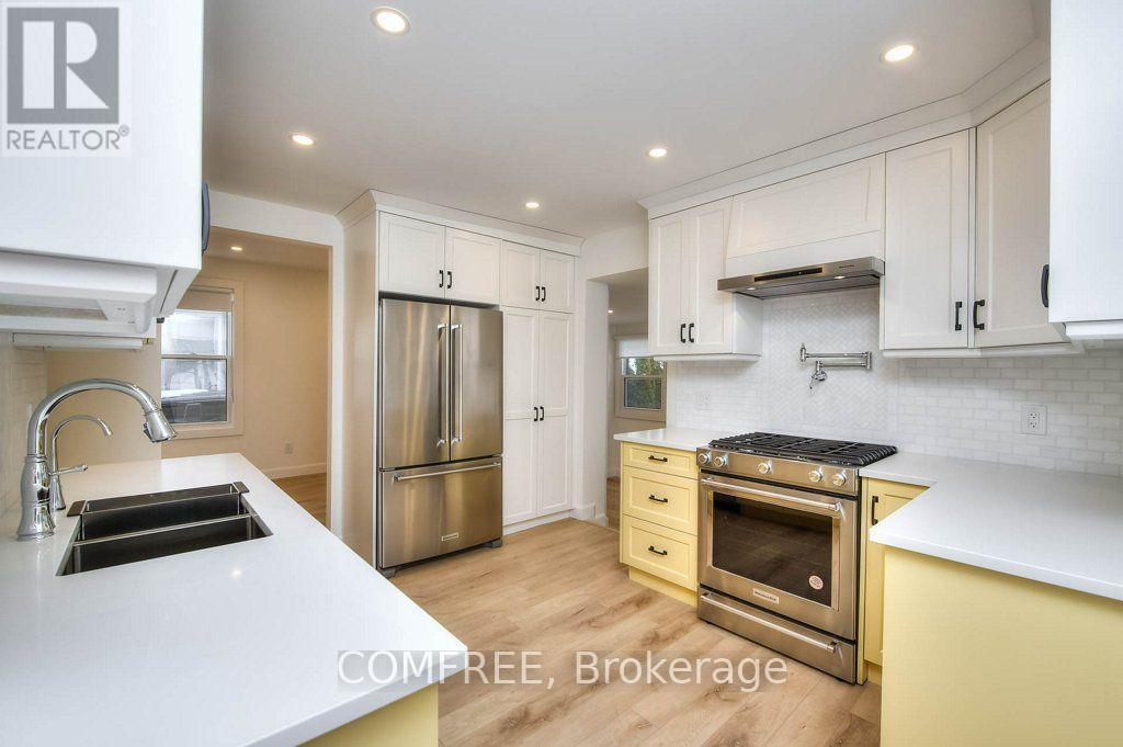 2 Esson Street, Kitchener, ON