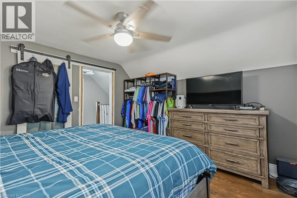 100 Montrose Avenue, Hamilton, ON