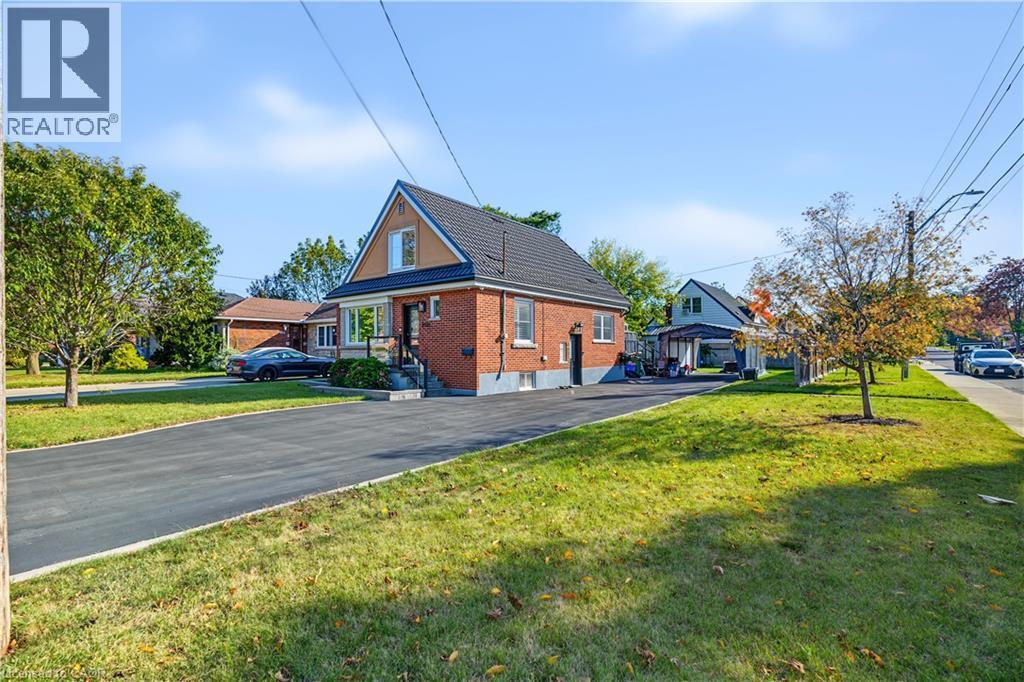 100 Montrose Avenue, Hamilton, ON