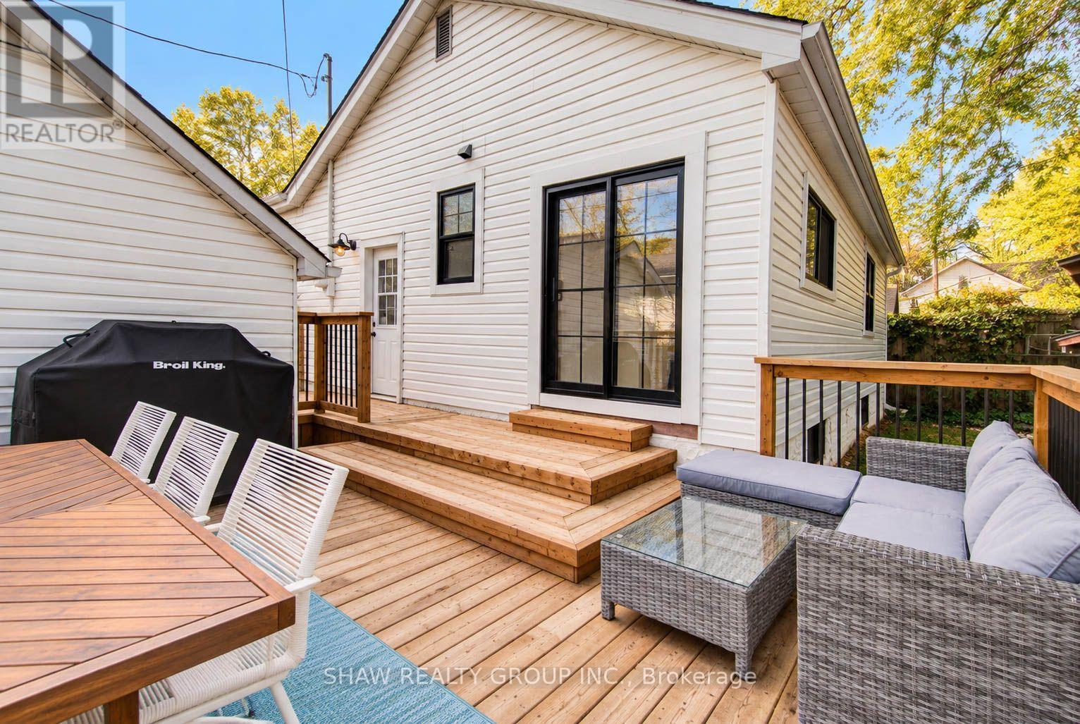 8 Peel Street, Hamilton, ON