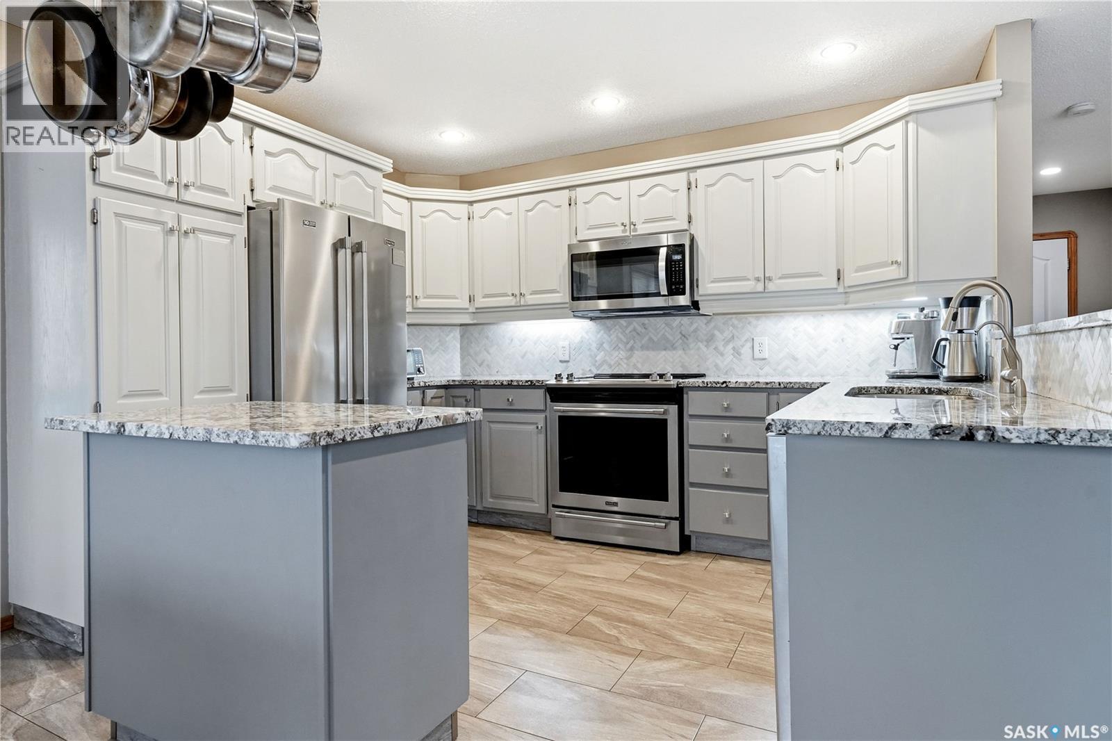 3360 Deiter Bay, Regina, SK