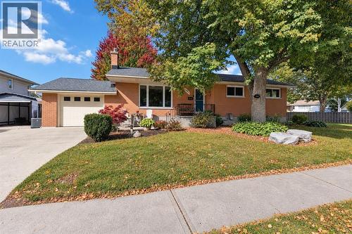 1057 WOODLAND AVENUE  Sarnia, ON N7V 3X1