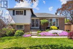 820 BEM AVENUE Pickering, ON L1W 1X1