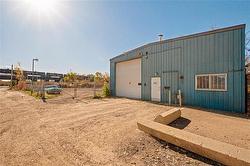 805 Bickerton ST  Winnipeg, MB R2J 0J7