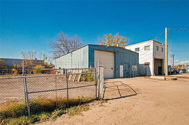 805 Bickerton St, Winnipeg, MB