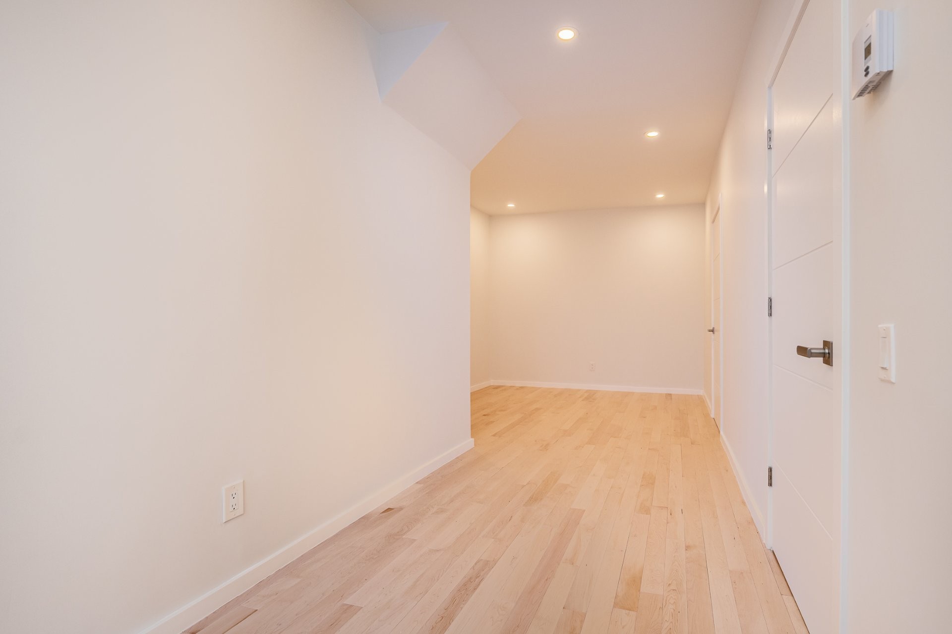 Chambre à coucher - 5172 9E Avenue, Montréal (Rosemont/La Petite-Patrie), QC - Indoor Photo Showing Other Room