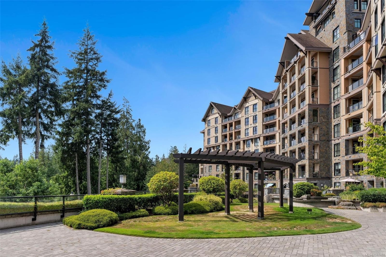 #720-1400 Lynburne Pl, Langford, BC - Outdoor With Facade