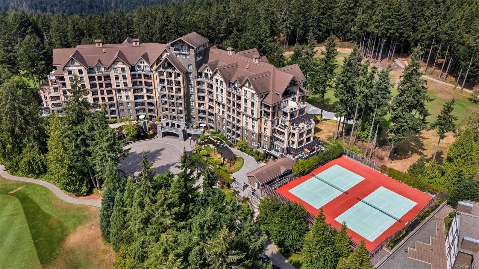 #720-1400 Lynburne Pl, Langford, BC - Outdoor