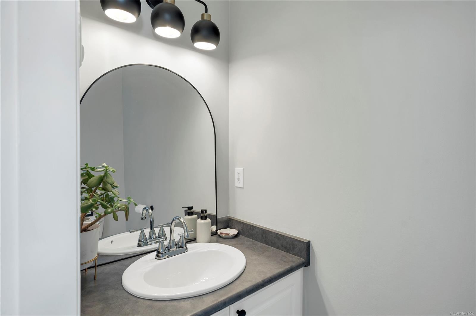 #A-331 Mclean St, Campbell River, BC - Indoor Photo Showing Bathroom
