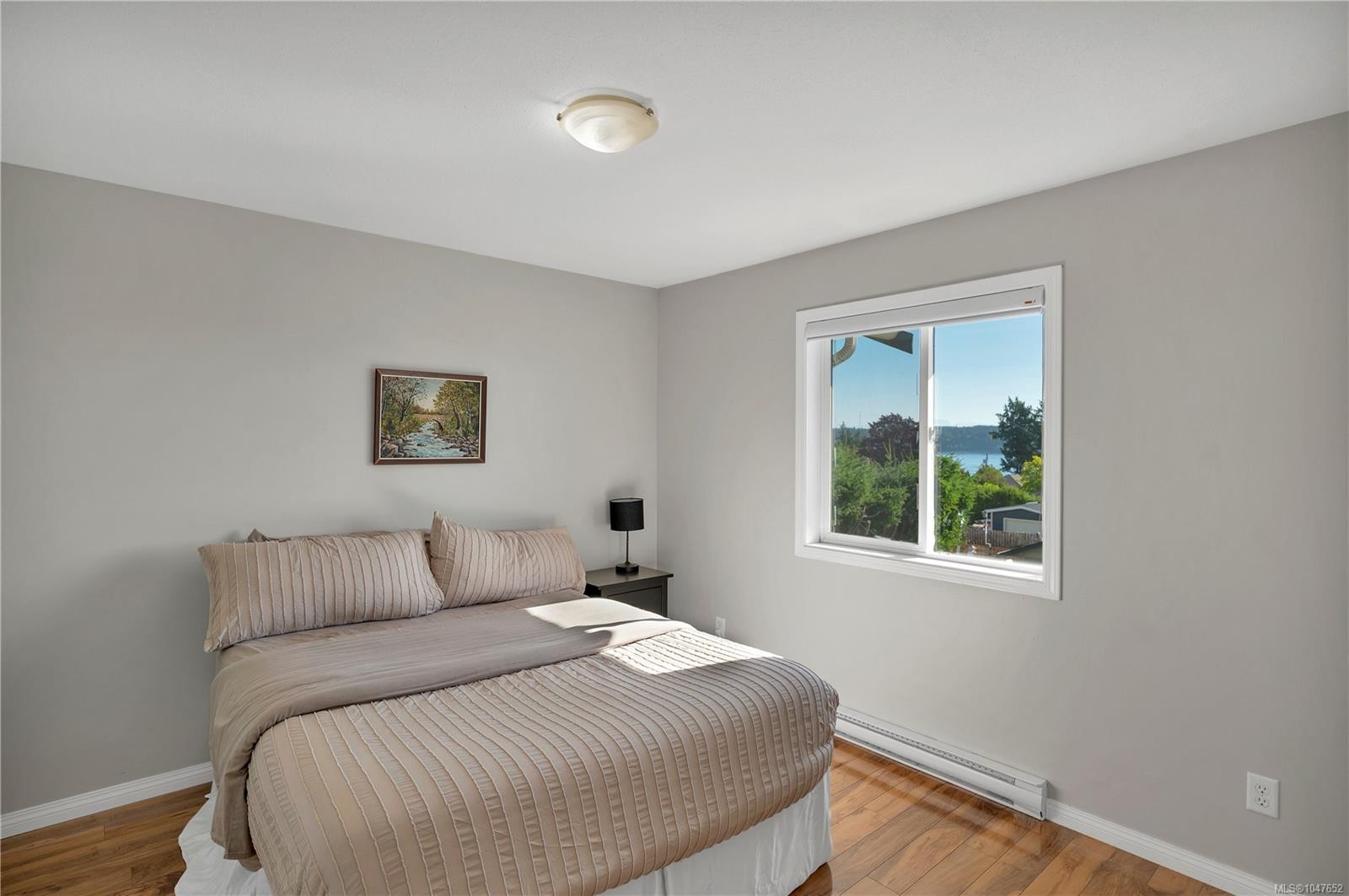 #A-331 Mclean St, Campbell River, BC - Indoor Photo Showing Bedroom