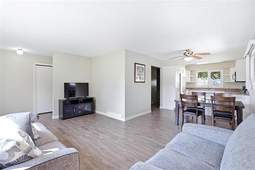 595 Matheson Ave, Winnipeg, MB - Indoor Photo Showing Living Room
