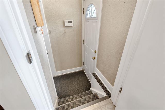 714 Henderson Hwy, Winnipeg, MB - Indoor Photo Showing Other Room