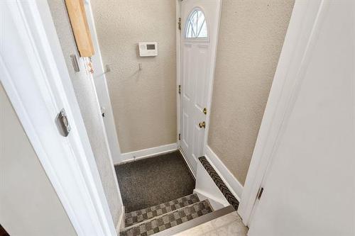 714 Henderson Hwy, Winnipeg, MB - Indoor Photo Showing Other Room
