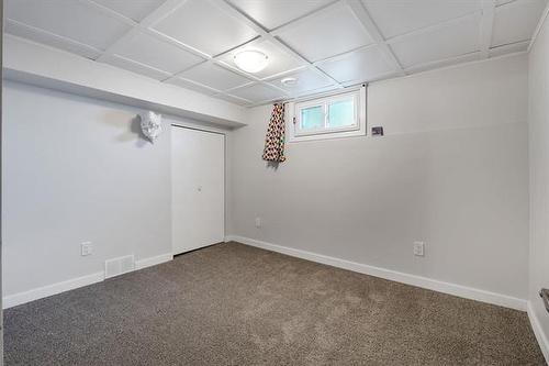 714 Henderson Hwy, Winnipeg, MB - Indoor Photo Showing Other Room
