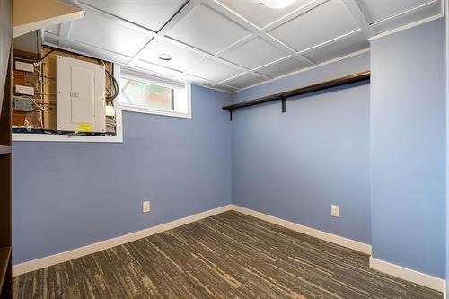 714 Henderson Hwy, Winnipeg, MB - Indoor Photo Showing Other Room