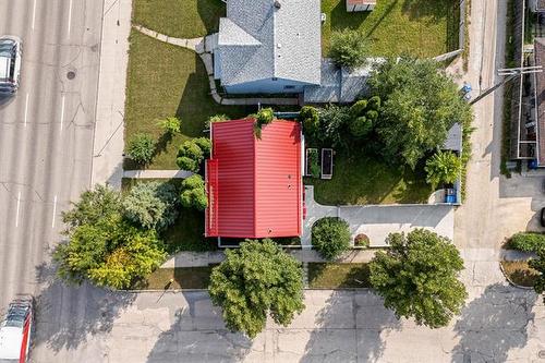 714 Henderson Hwy, Winnipeg, MB - Outdoor