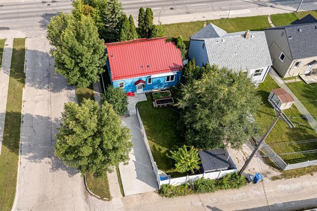 714 Henderson Hwy, Winnipeg, MB - Outdoor