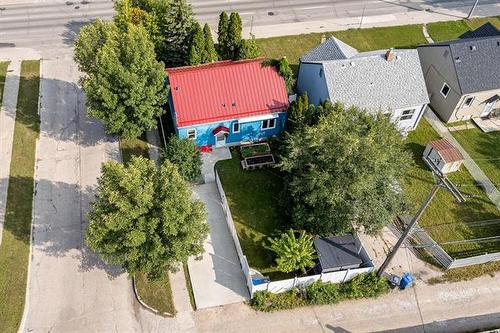 714 Henderson Hwy, Winnipeg, MB - Outdoor