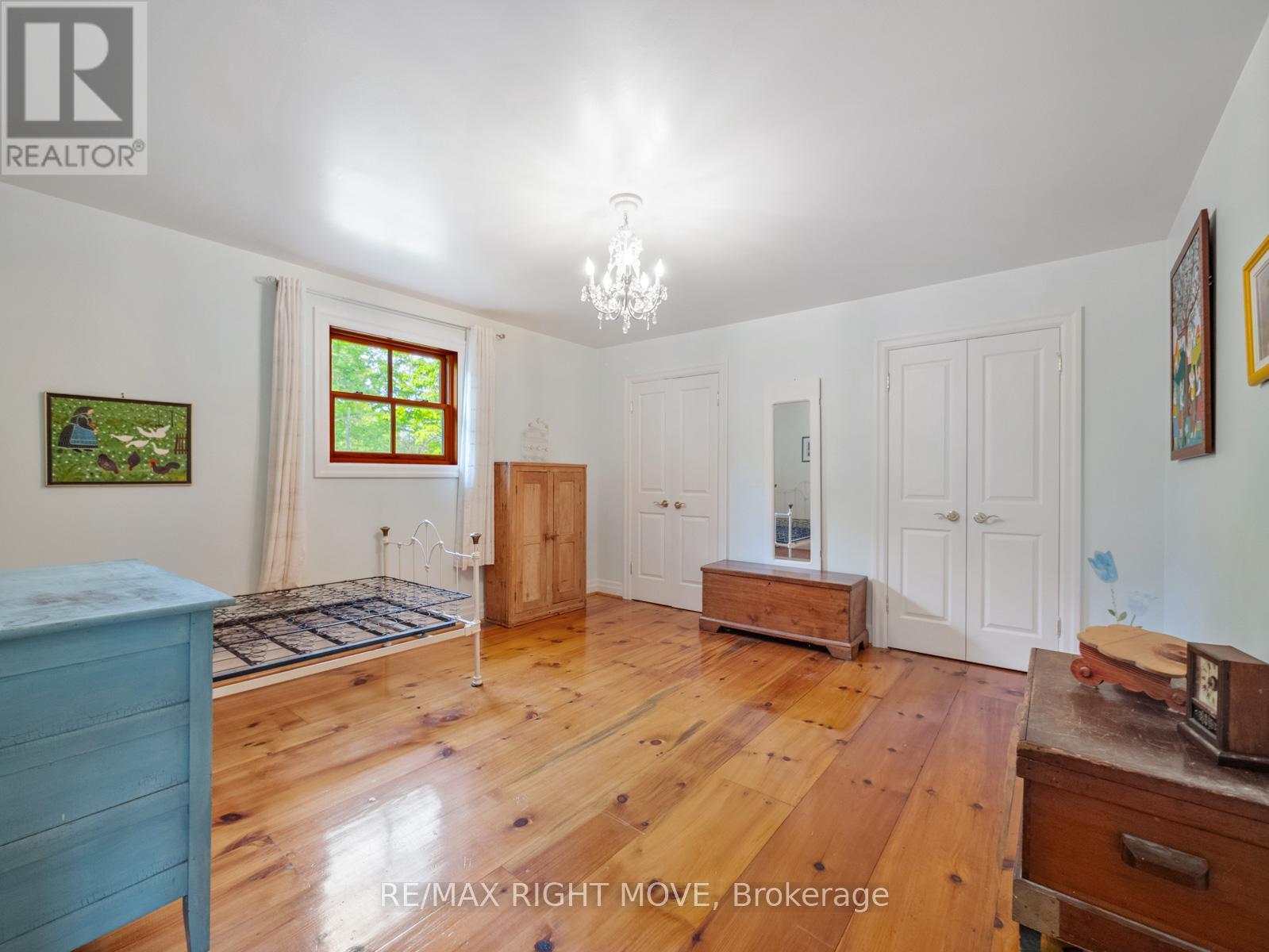 7135 Pond Street, Mississauga, ON - Indoor