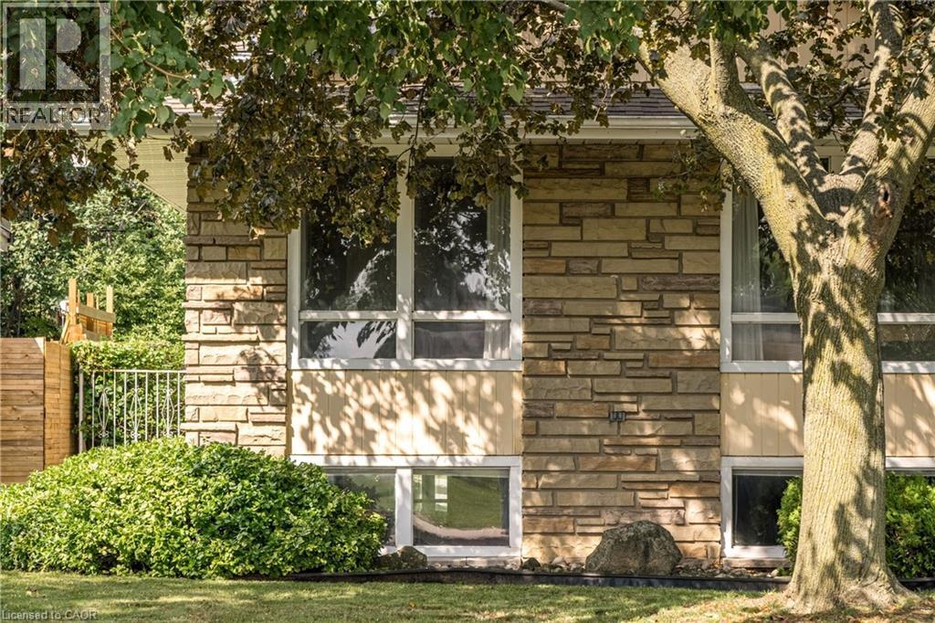 14 Woodside Drive, Hamilton, ON - Outdoor