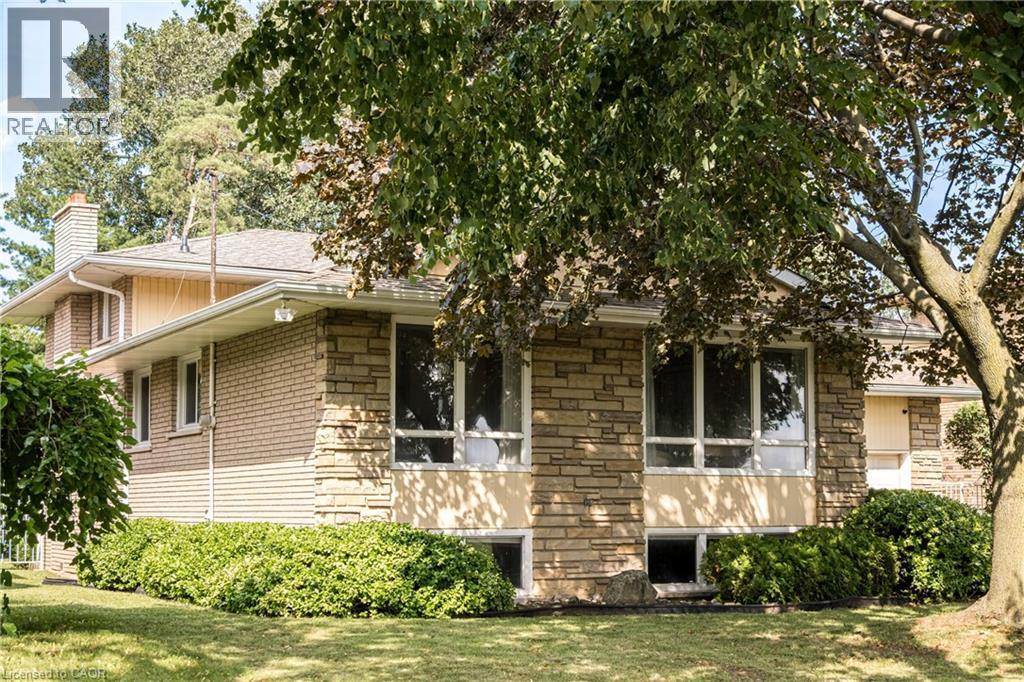14 Woodside Drive, Hamilton, ON - Outdoor