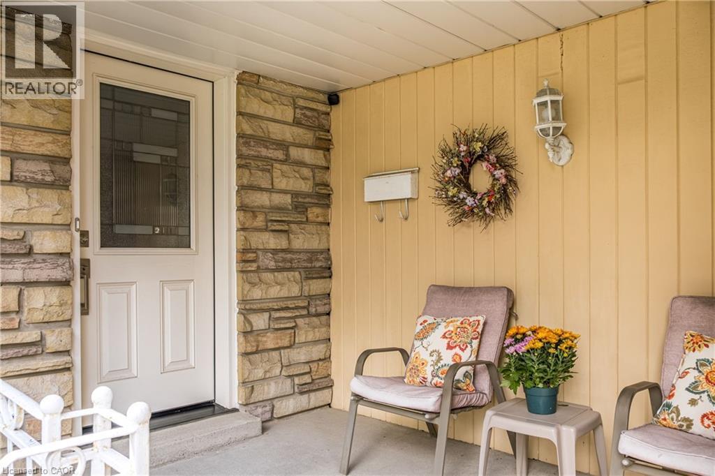 14 Woodside Drive, Hamilton, ON - Outdoor
