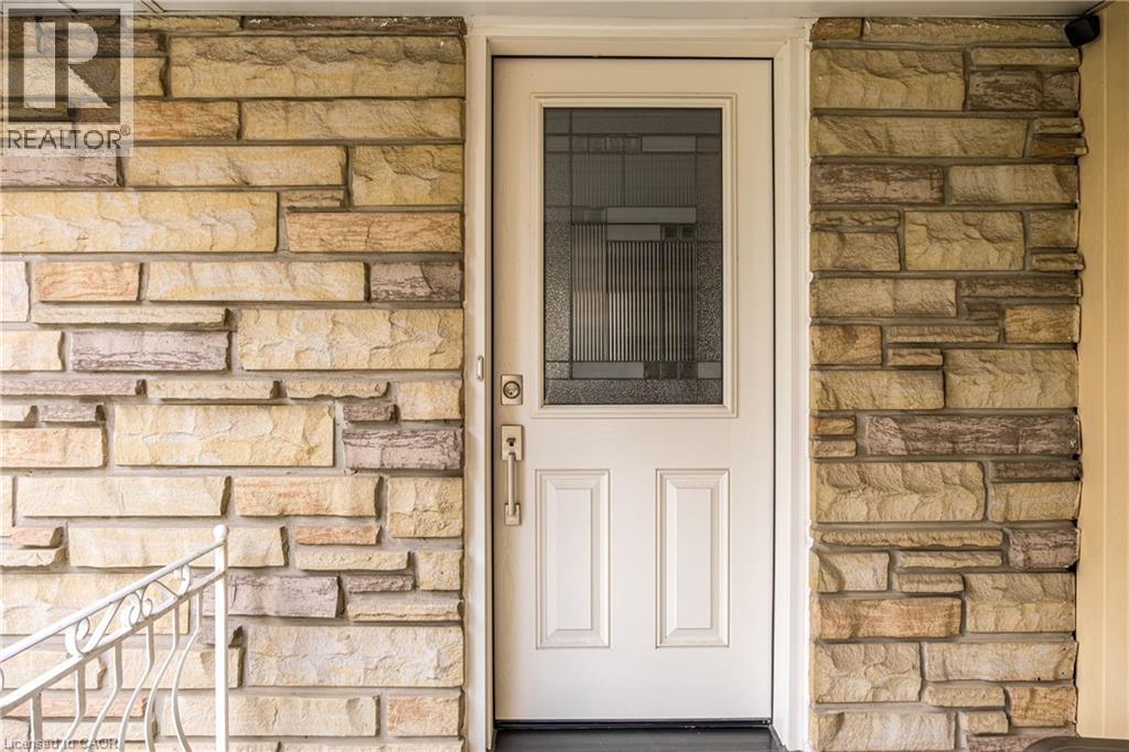 14 Woodside Drive, Hamilton, ON - Photo Showing Other Room