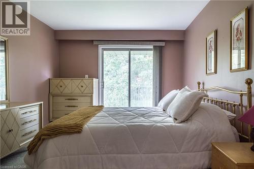 14 Woodside Drive, Hamilton, ON - Indoor Photo Showing Bedroom