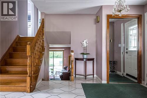 14 Woodside Drive, Hamilton, ON - Indoor Photo Showing Other Room