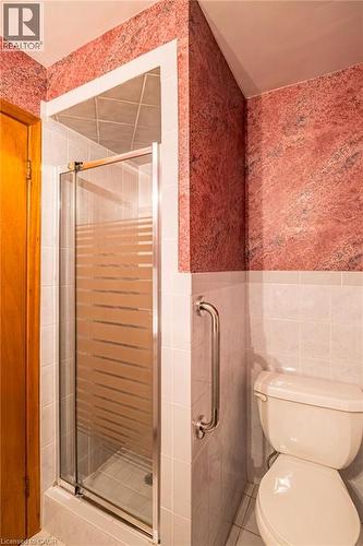 14 Woodside Drive, Hamilton, ON - Indoor Photo Showing Bathroom