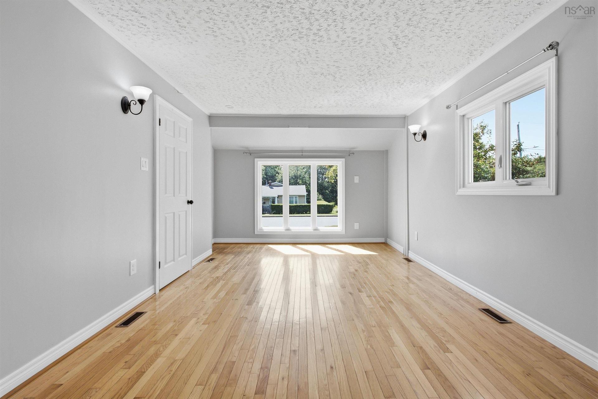 33 Inverary Drive, Dartmouth, NS - Indoor
