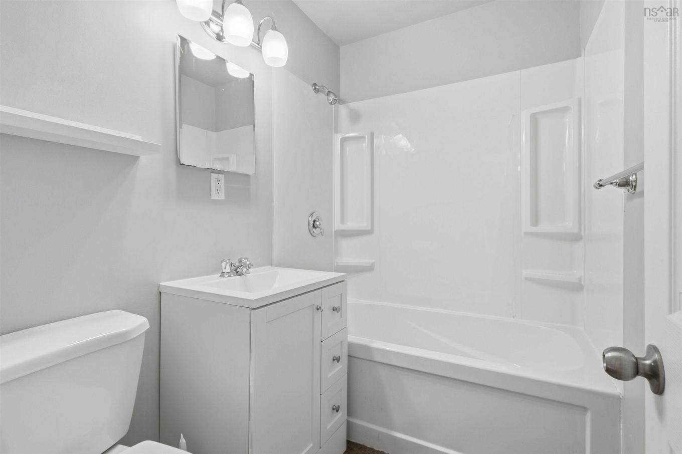 33 Inverary Drive, Dartmouth, NS - Indoor Photo Showing Bathroom