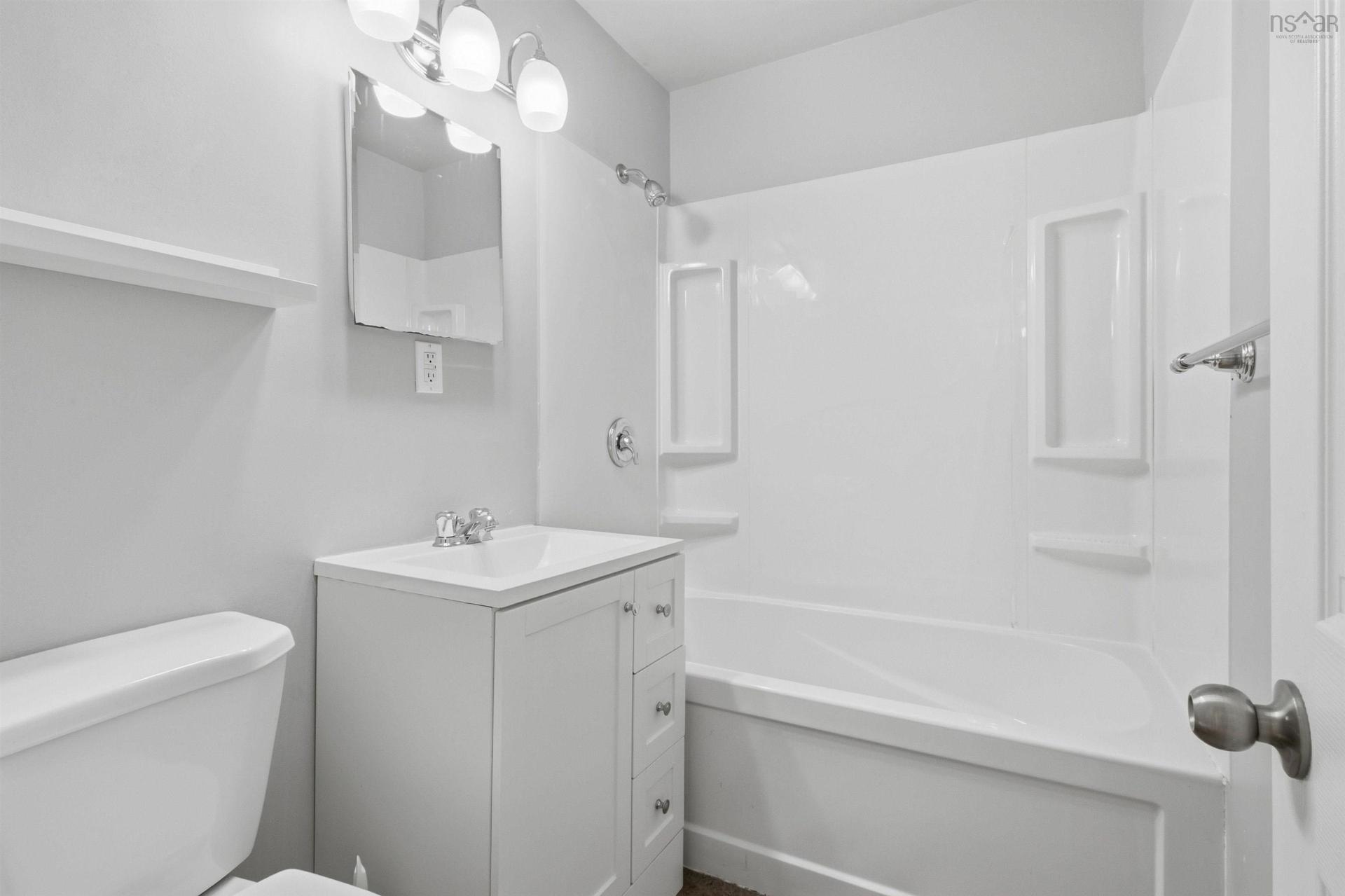 33 Inverary Drive, Dartmouth, NS - Indoor Photo Showing Bathroom