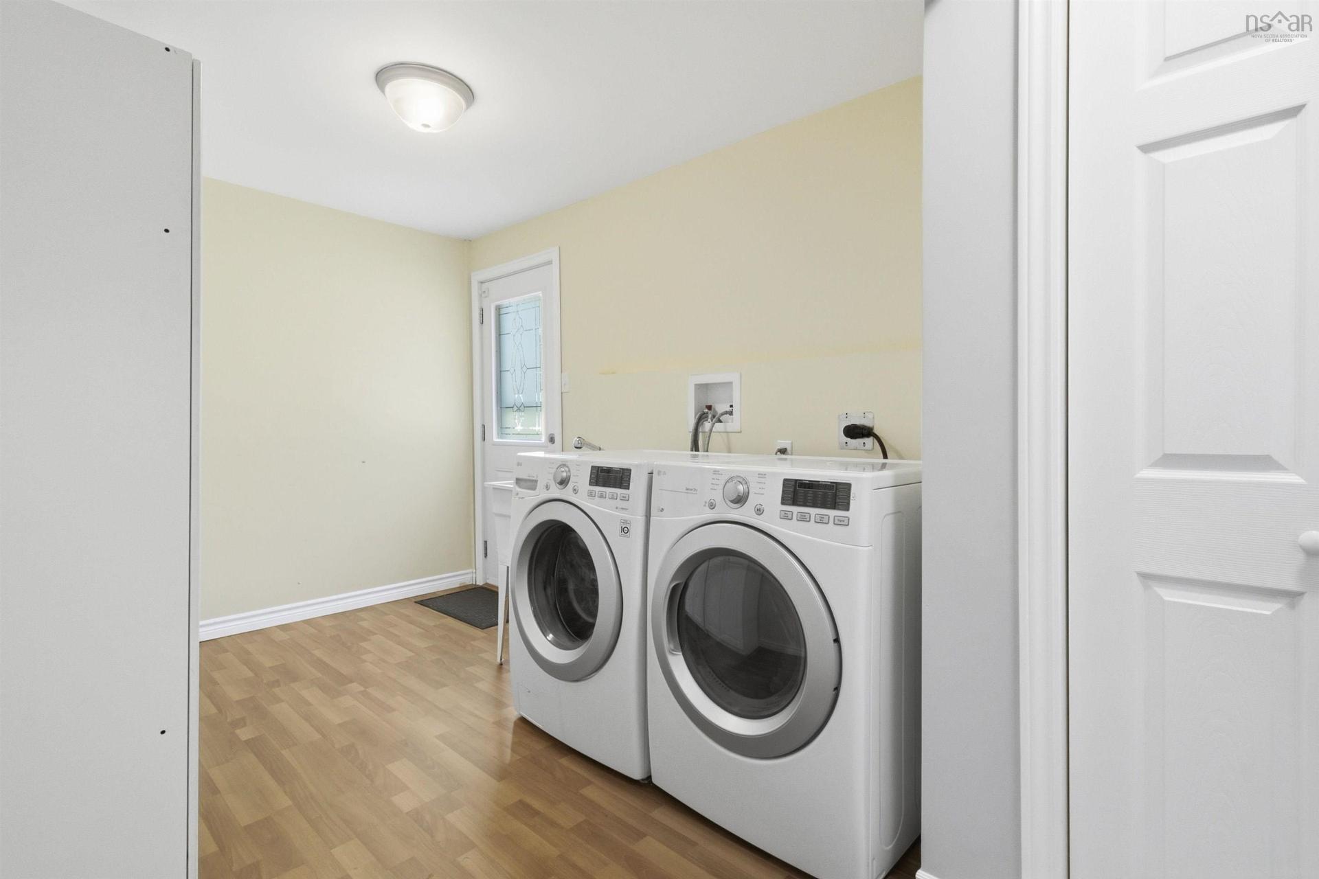 33 Inverary Drive, Dartmouth, NS - Indoor Photo Showing Laundry Room