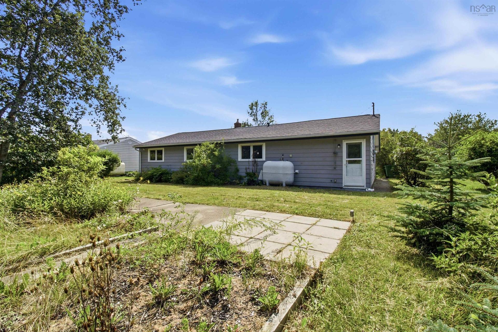 33 Inverary Drive, Dartmouth, NS - Outdoor