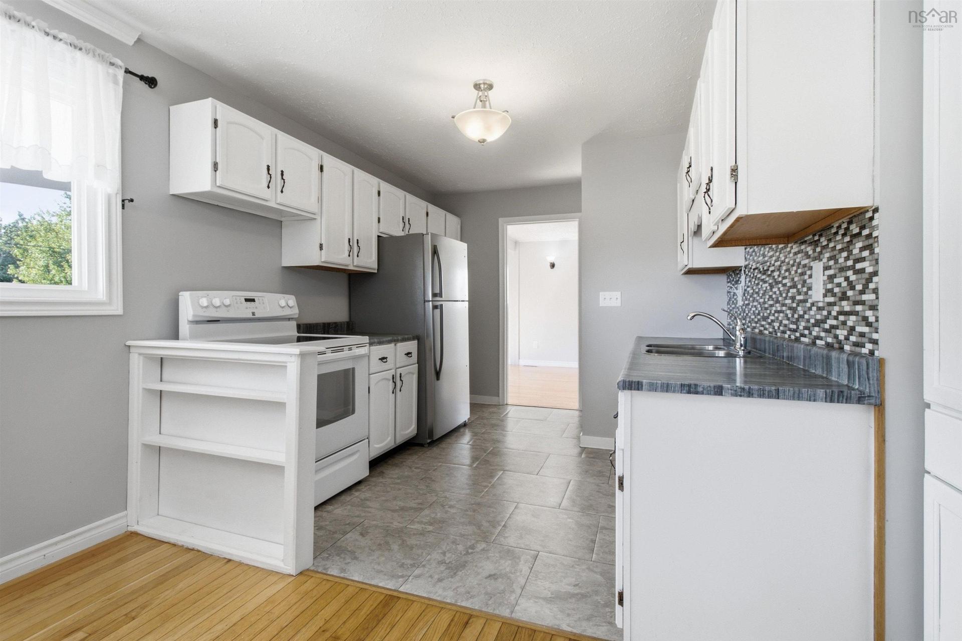 33 Inverary Drive, Dartmouth, NS - Indoor Photo Showing Kitchen